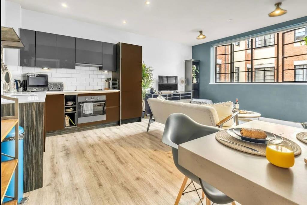 Giant Savings On Long Stays B1 Living, Enquire Now Birmingham Exterior photo