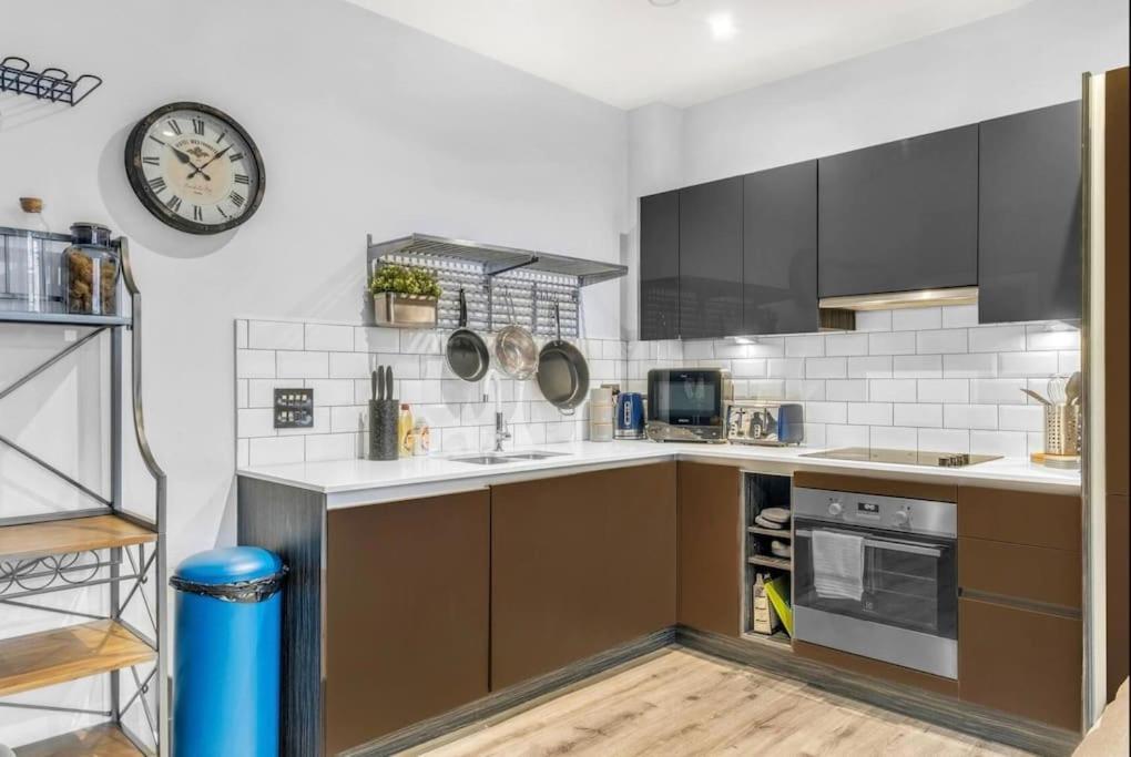 Giant Savings On Long Stays B1 Living, Enquire Now Birmingham Exterior photo